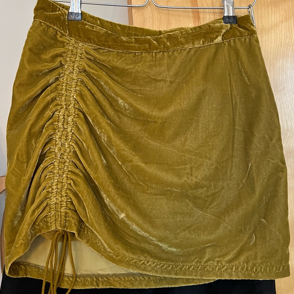 Free People Vivienne Velvet Mini Skirt (NEW with tags!)